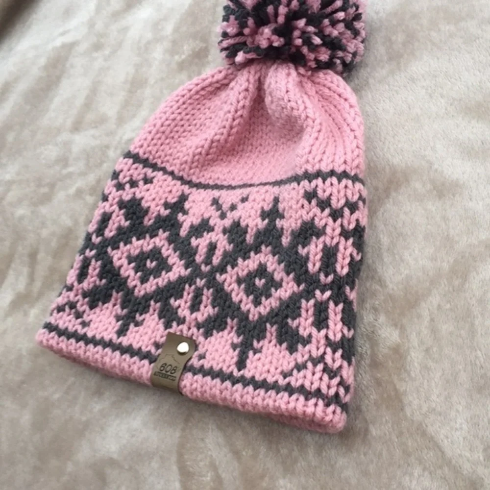 NWOT Winter Acrylic Pom Pom Beanie, OS (Girls)